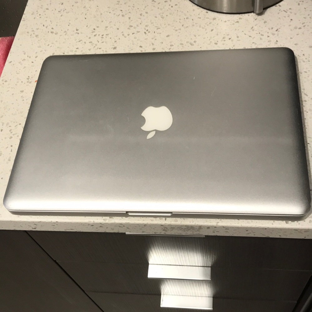 Apple MacBook 13inch (2012)